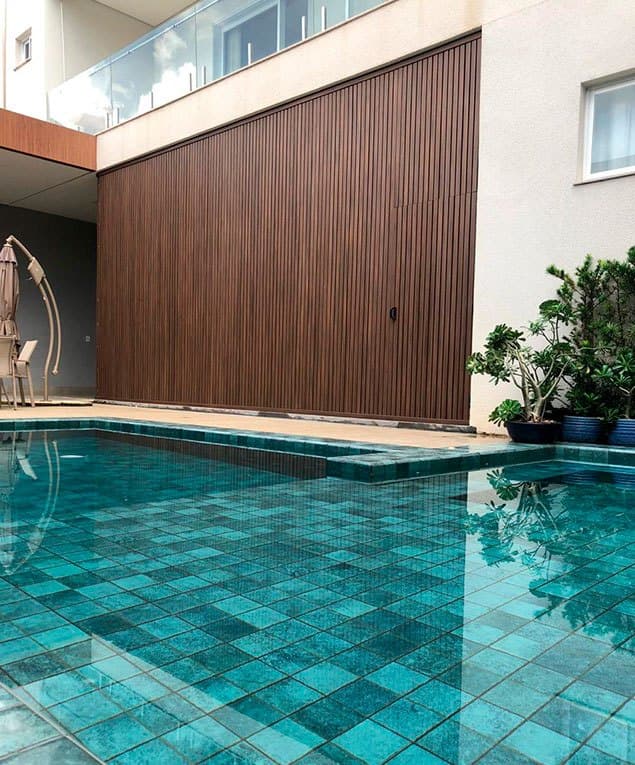 Ripado IN BRASIL na área da piscina